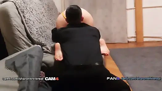 Kurvige heiße blondine genießt oral und bläst pOV