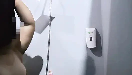 Duschen im öffentlichen Fitnessstudio Badezimmer für meinen schönen freund - Minokiiko