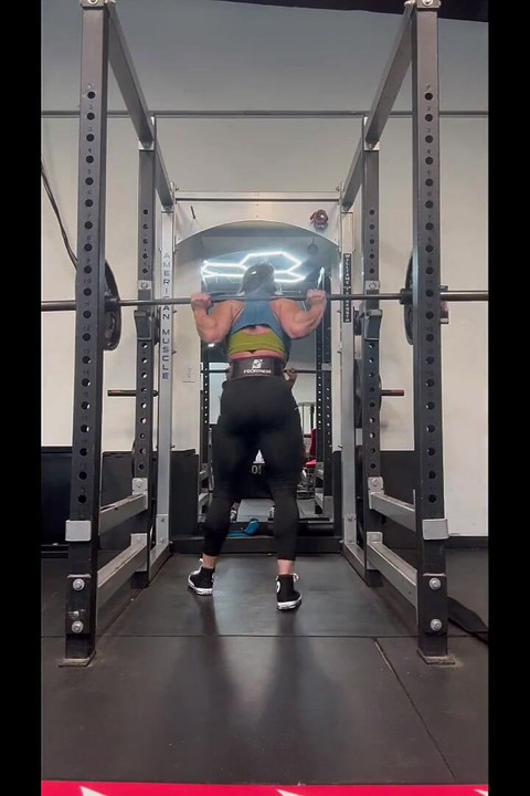 Sabtu Squats dengan Simone Steele