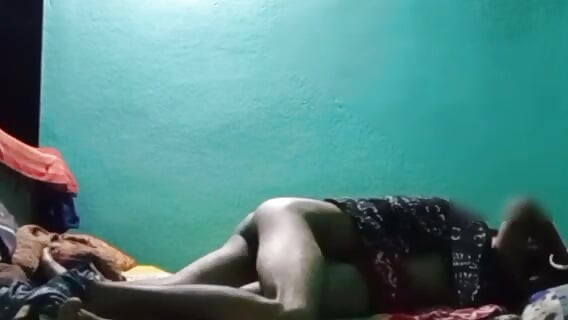 Tante seksi india dientot gaya doggy habis-habisan sama kontol besar pria kulit hitam