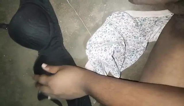 Morning mastrubation with  bhabi panty and black bra