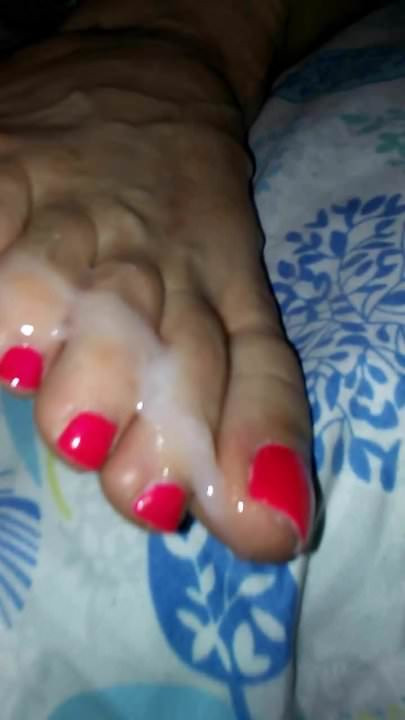 Rough soles wife mature cumshot soles