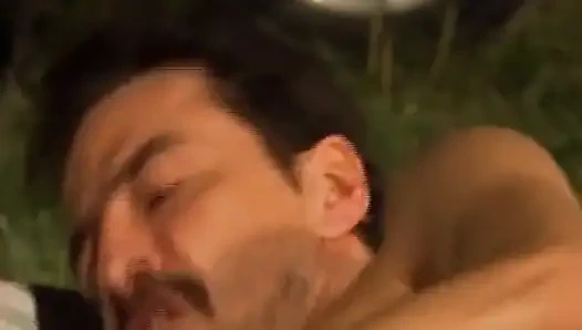 Zierliches schÃ¤tzchen aus deutschland bekommt in outdoor-session ihren arsch gefickt