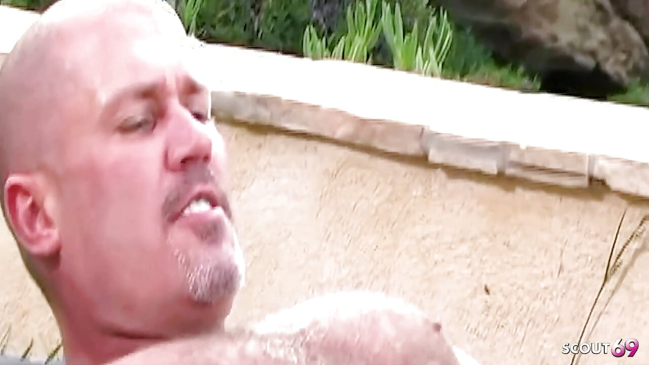 Sexy Teen Taylor Rayne Anal Fucked in an Outdoor Threesome