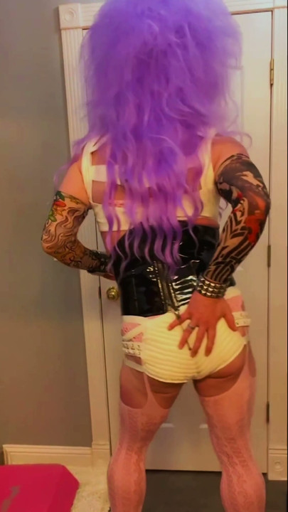 Kiss my ass | Clip 2