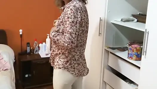 Ich befriedige meine freundin und lade ihren stiefsohn ein, mich zu beobachten und zu wichsen