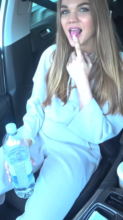 Amanda Clarke en mi coche