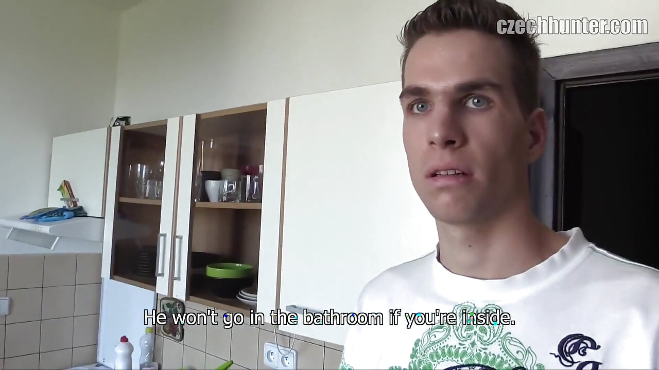 Czech Hunter - Tall Teen Sprayers Bathr'oom Secret Huge Co'ck Dee'pthroated and Fucked While Roommate Rests Next Door