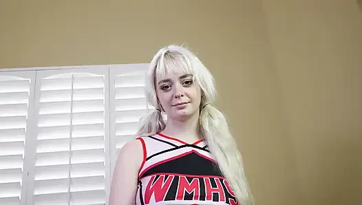 18 Year Old PAWG Annie Archer Goes All the Way!