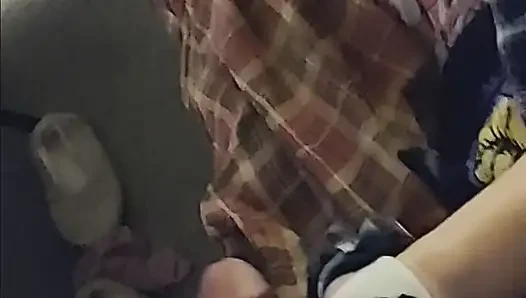 Footjob kaus kaki pokemon seksi dengan kaus kaki & hello kitty lagi asik ngocok kontol dengan kaus kaki
