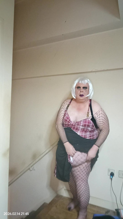 Stephanie'nin yeni bir tarafını gör....