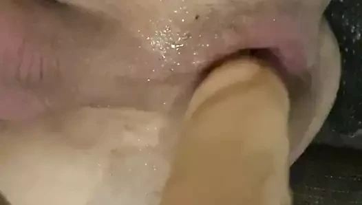 Sert dildo sikişi