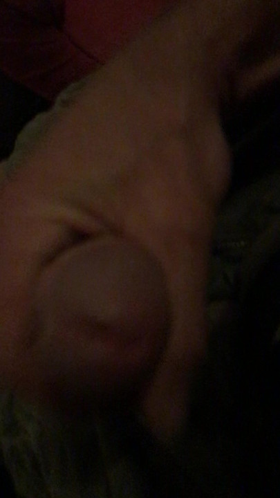 A porca mais chata e extremamente fria foi rebenta, mas olhando para baixo do cano.