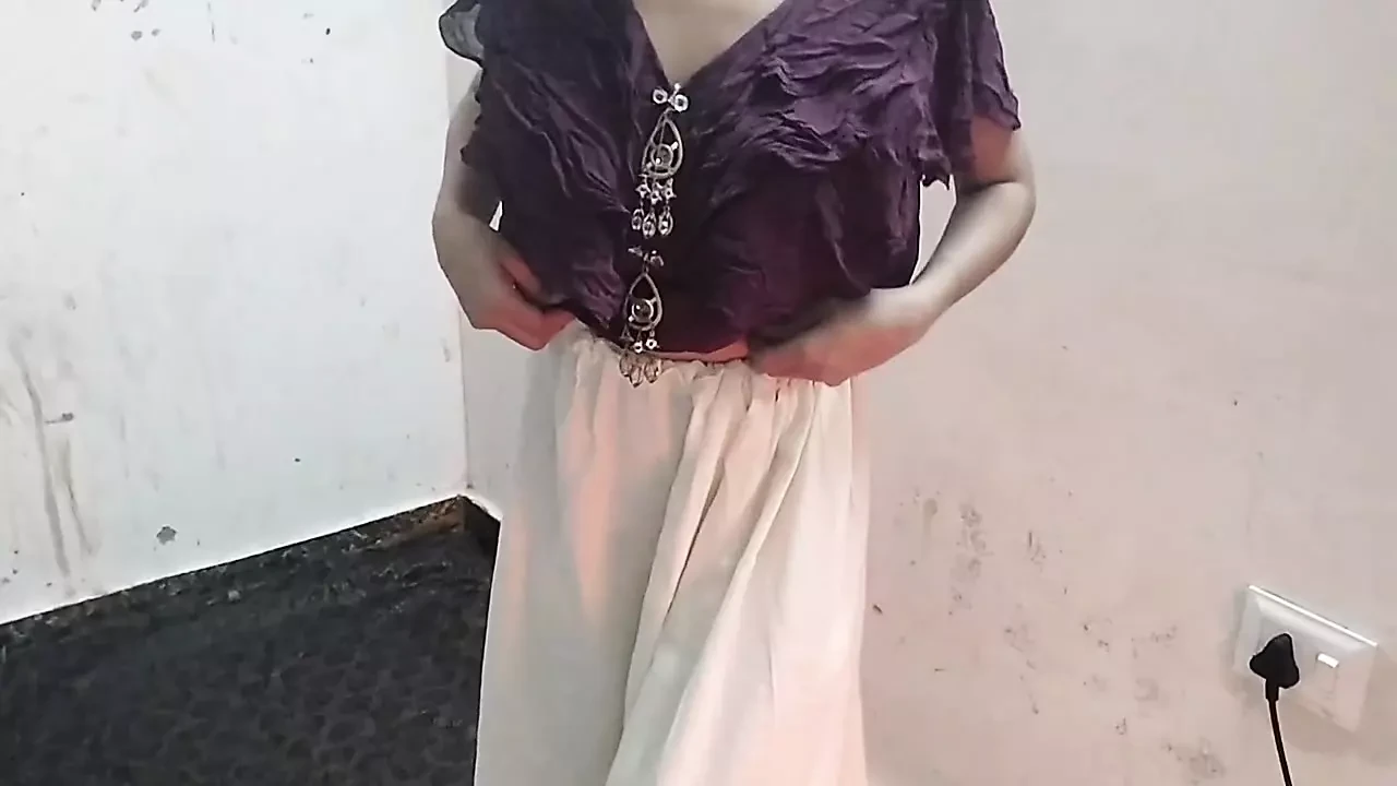 Bapa mertua melihat pemuda saya dan dia membebasikan saya.