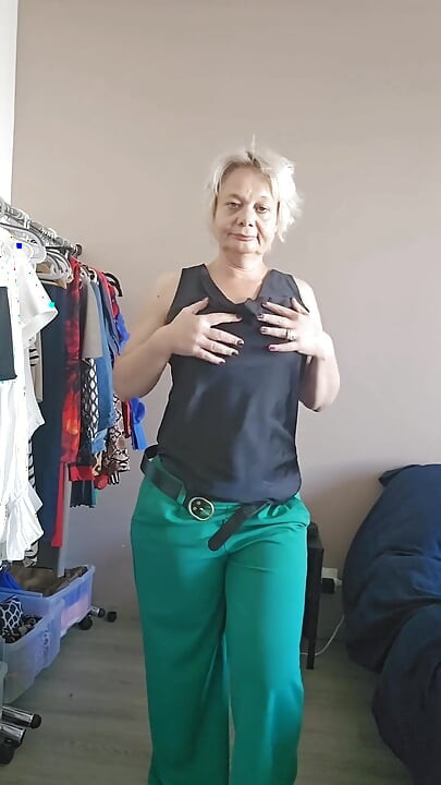 Fin De Journée Bien Chaude Suis Toute Mouillée J'ai Une Envie De Sexe