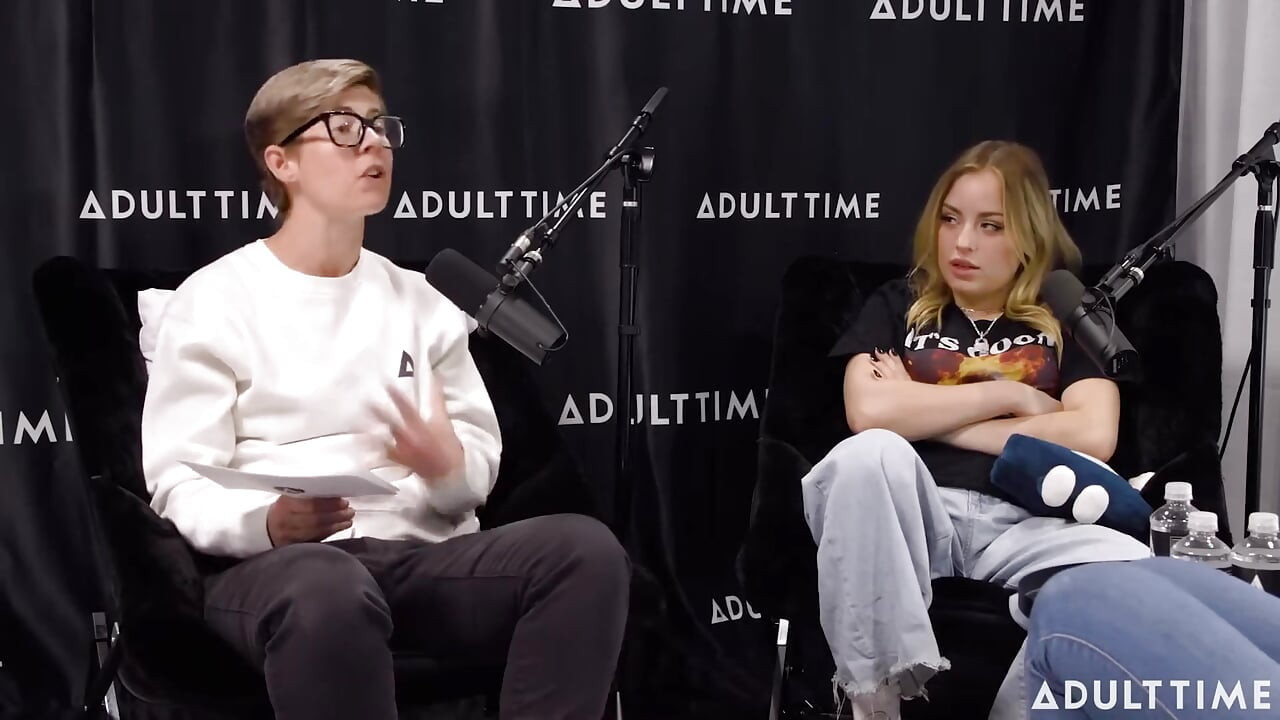 Gizelle Blanco & Anna Claire Clouds Pheromones, Scissoring, & the Bush  the Adult Time Podcast