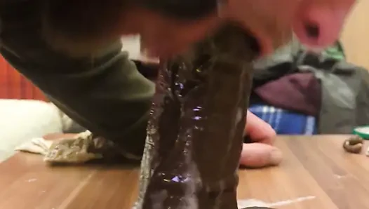 Erken dildo gırtlağına kadar alma videomdan biri