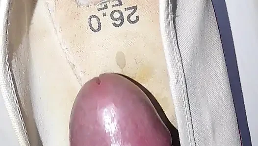 Okul ayakkabısında boşalma bölüm 3