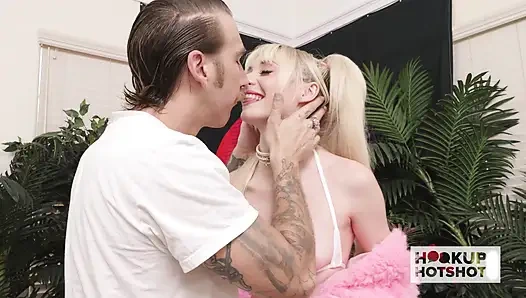 Cecelia taylor nimmt bryan tief in den hals und bekommt ihre muschi hart gefickt!