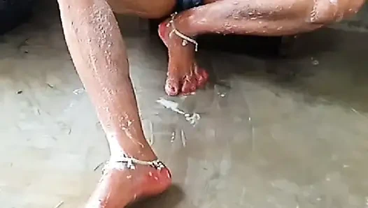 Gudi Bhabhi's Bathing Sex Video Bathroom Sex Bhabhi Hindi