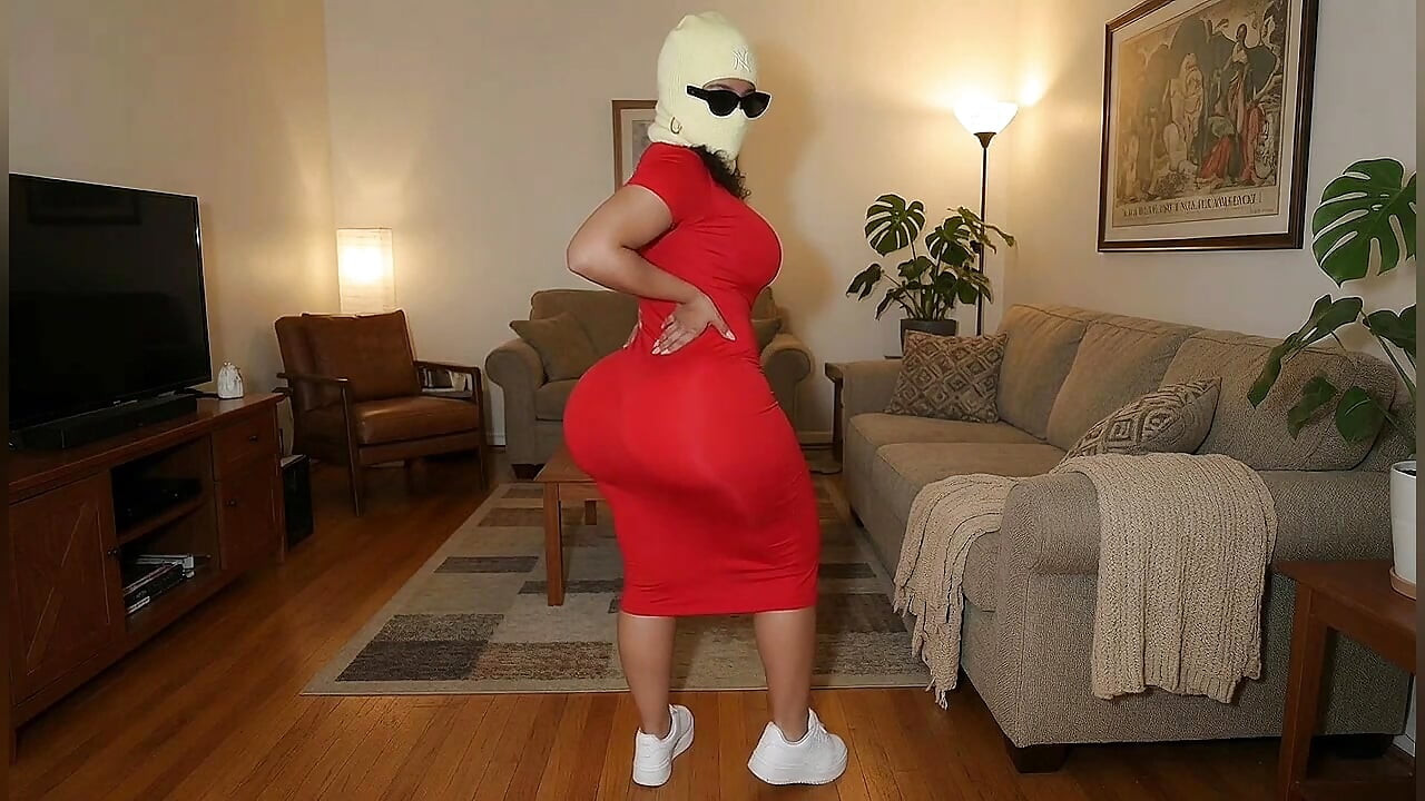 Petite Big Ass Girl Twerking in Tight Red Dress