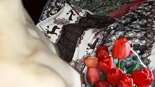 Meine freundin weckte mich mit Blumenstraußen und Cunnilingus auf