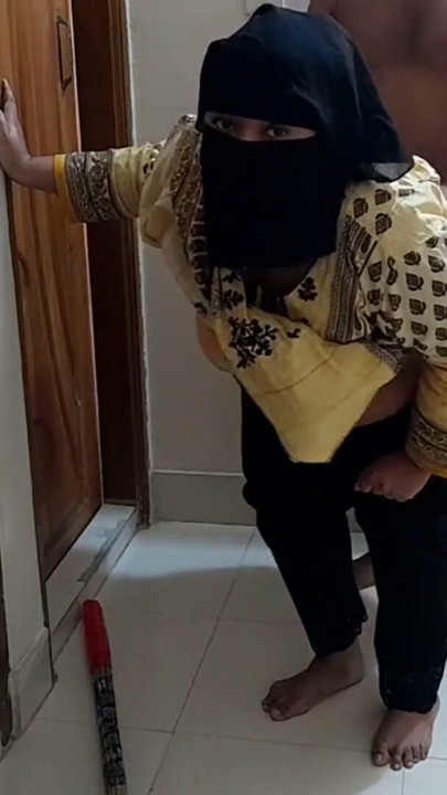 ek chor ghar mein aya aur mere wife ko kutte ke tarah choda Jabardast (came to the house &amp; fucked housewife Doggy style) | Clip 3