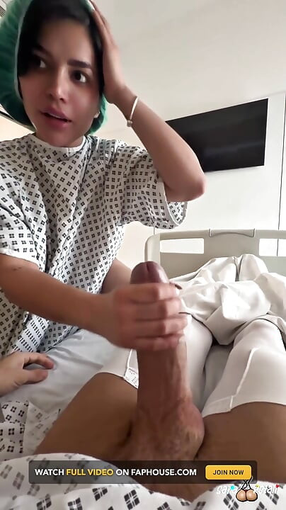 Sara Retali Fucks Seorang Residen Hospital (Chris Diamond)
