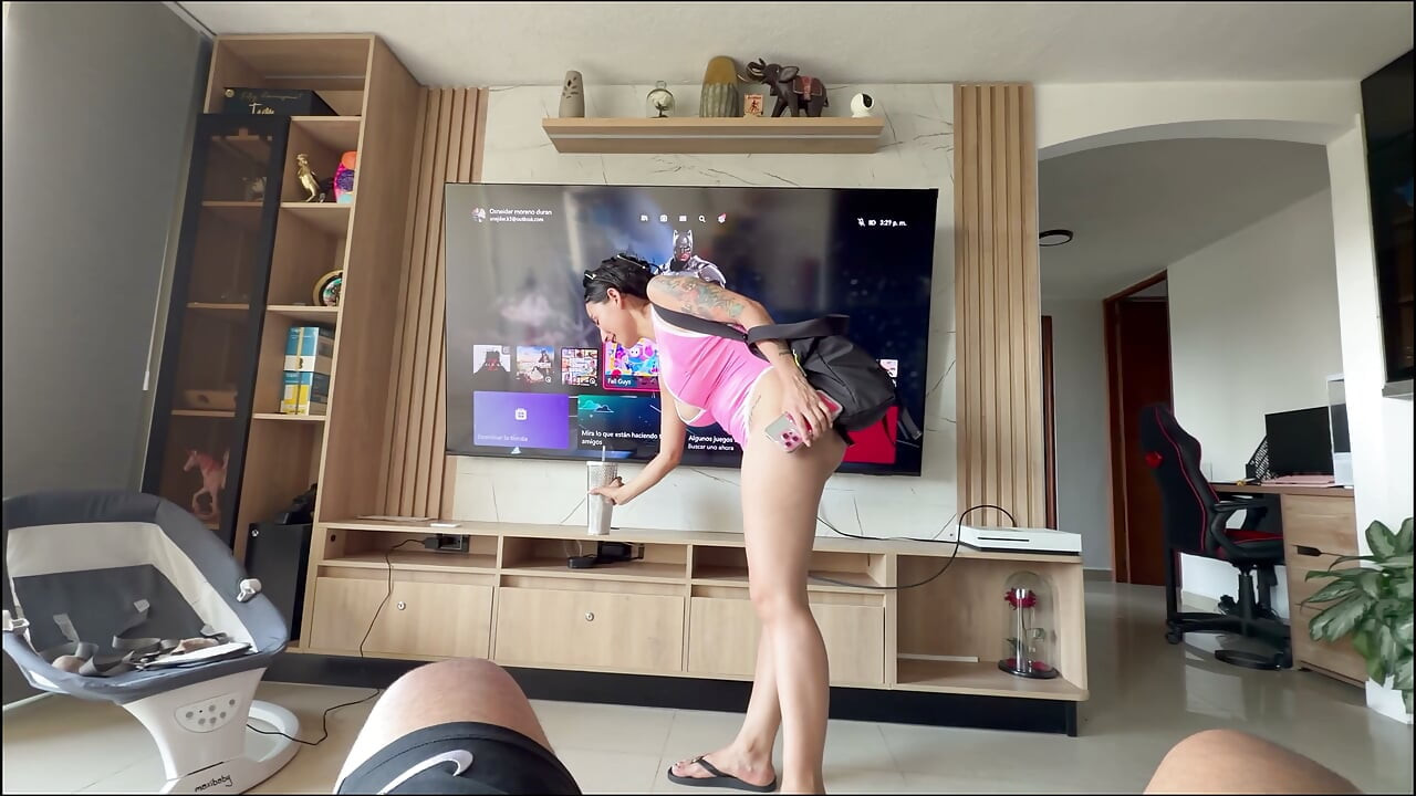 The shame of my ROOMATE comes in myHUGE TITS after an incredible RUSSIAN COCK just before going out to take pictures in the pool