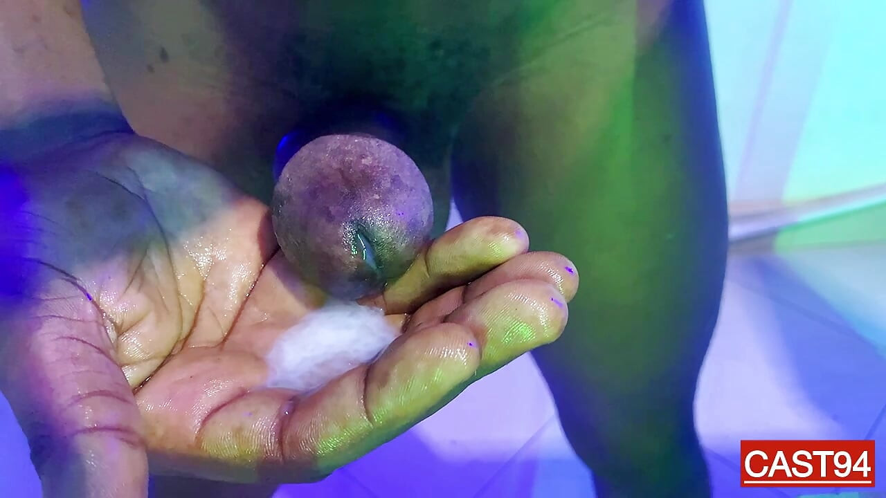 Masturbacija velikog crnog smelih kurca