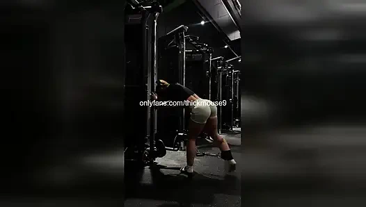 Winziges 18-jähriges jungfräuliches loch gefickt, roher deadlift-slip