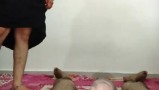 Я трахаюсь с индийской женой друга, когда друга не было дома.