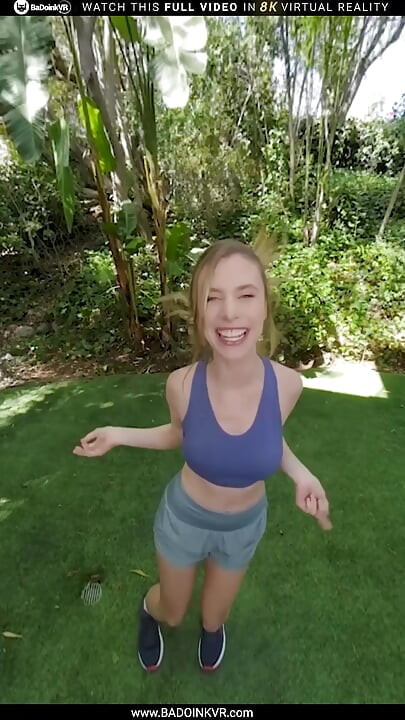 Badoinkvr inovativa Anya Olsen ha inventado una forma de hacer sentadillas y disfrutar de un enorme placer parte 1