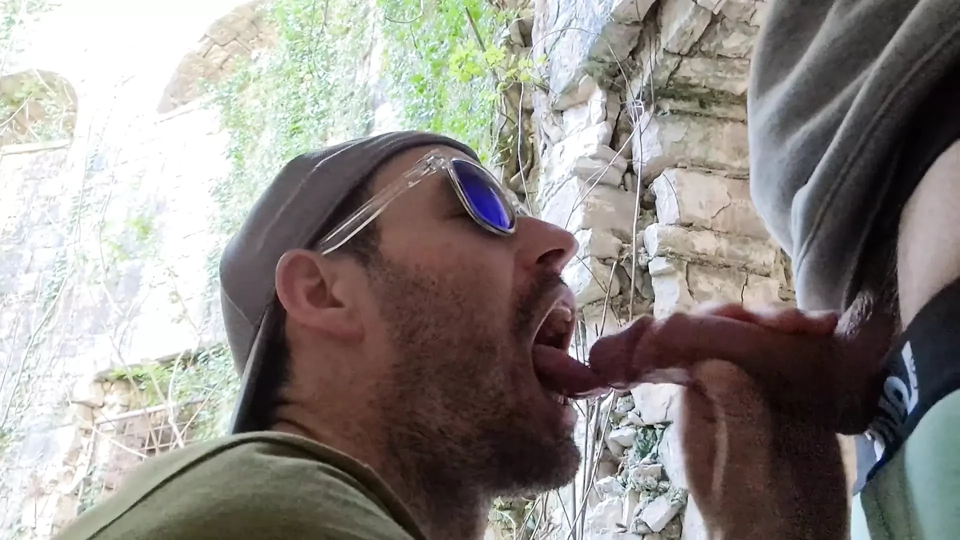A French Tourist Gets Sucked off by a Croatian in a Ruined Fort