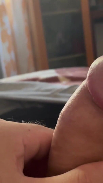 ドスケベエッチ奴隷のための痛いオナニー | クリップ 2