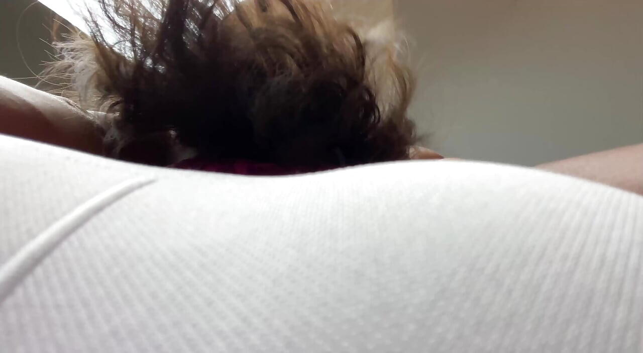 Lutte facesitting en POV, tu es vaincu