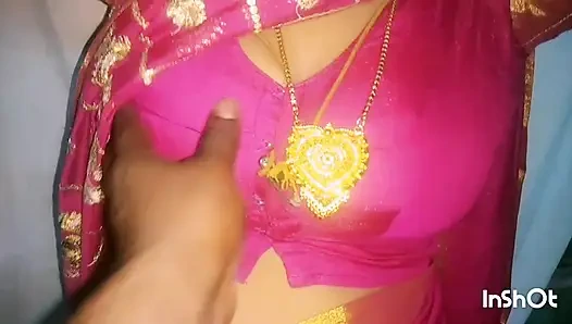 Ibu rumah tangga tamil saree pantat besar bercinta di desa