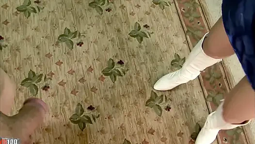 Asia zo: minyon Asyalı hatun Asia Zo Eric Jover'ın küçük yarağına hükmediyor: gırtlağına kadar alma, amcık sikişi, taşak patlatma,