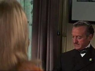 Barbara Bouchet och andra - Casino Royale (1967)