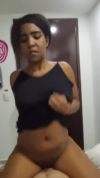 跨人种与来自 Facebook 的女孩