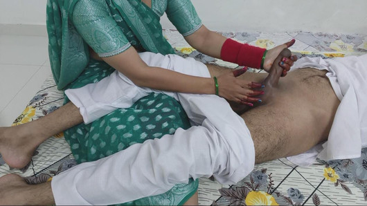 ससुर और बहू की नजदीकियां सांवली सेक्स वीडियो ससुर की तेल मालिश के लिए कमरे में अकेली बहू द्वारा चुदाई गंदी टाक