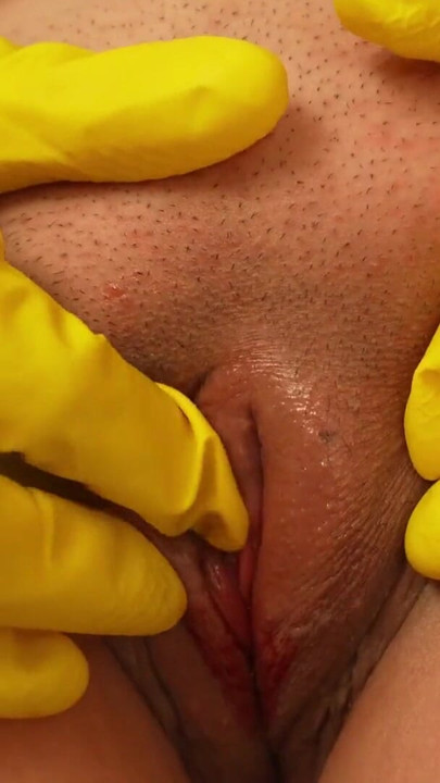 Indian stepsister masturbates in yellow dishwashing gloves and shows off her sexy skirt and big ass while playing with her pussy | Clip 1