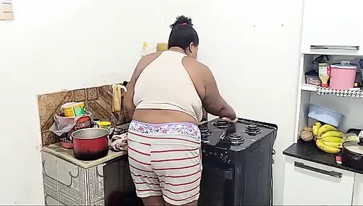 Ich sehe meine stiefmutter in ihrem höschen und ich ficke sie (orgasmus in einem Düsenstrahl)