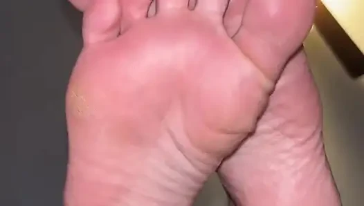 Fetish sph penghinaan pejuh kaki diekspos oleh ivys feet