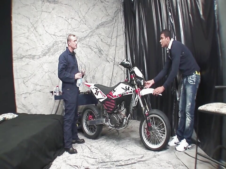 Bộ tứ chuyển giới nóng bỏng: 2 người choáng váng đụ ở Weststadt Chaos!