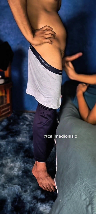 如果你不是同性恋，你为什么继续来让我吮吸你的鸡巴？ |剪辑 2