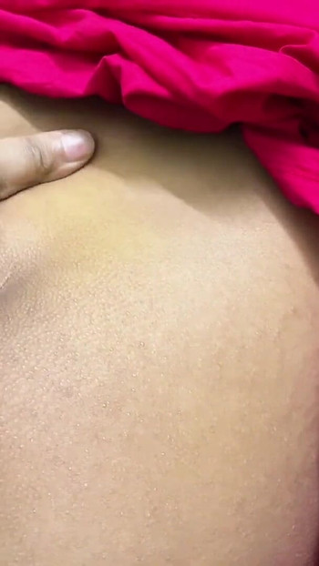Must-see moment from "Deshi Bhabhi have a romantic sex with the maid"