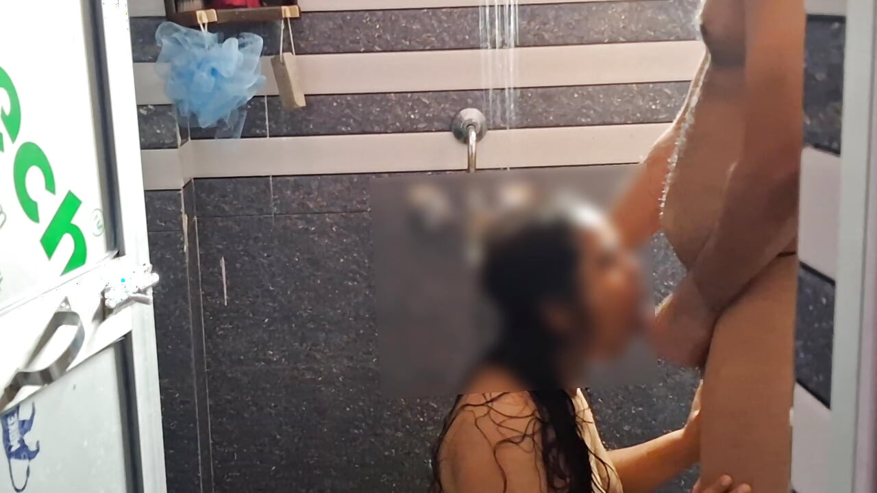 Lund ki pyasi Nisha Bhabhi ne karwayi bathroom mein  chudai