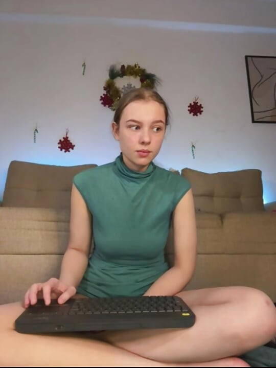 Sucking the dildo and anal fingering with jucielussie