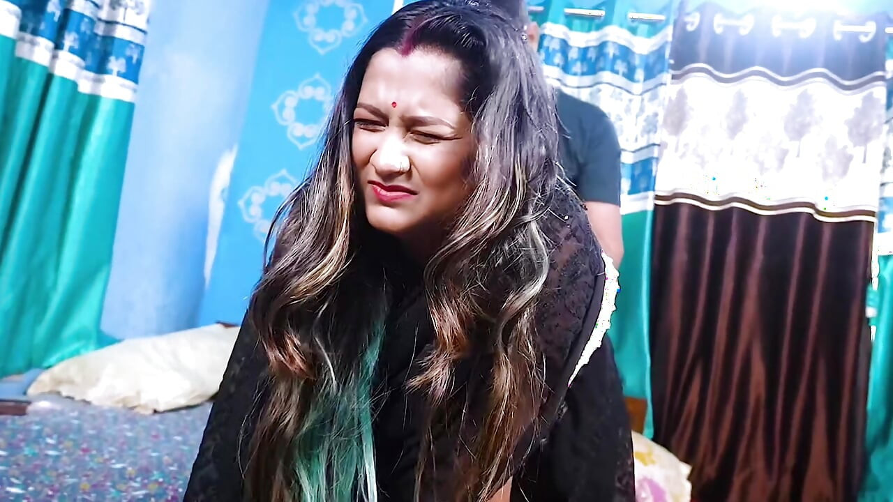Bhabhi ji ko gift ki lalach me dever ne meri jabbar dast thukai ki